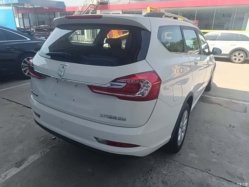 Wuling 310W, 2020 7