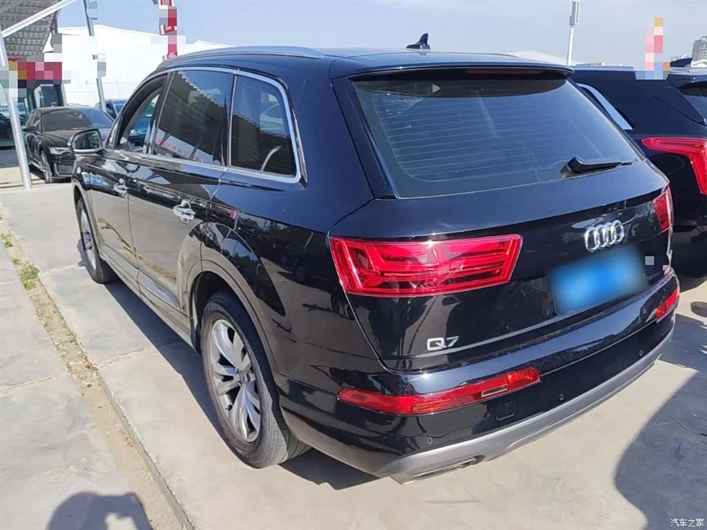 Audi Q7, 2019 все фото