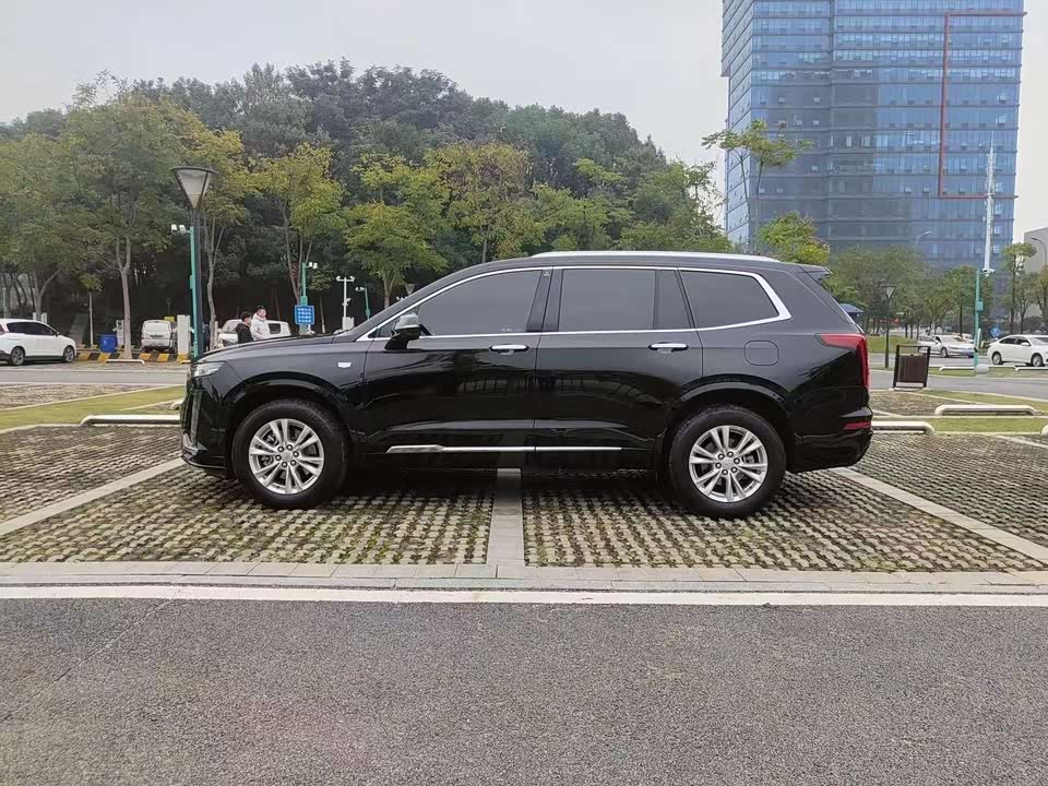 Cadillac XT6