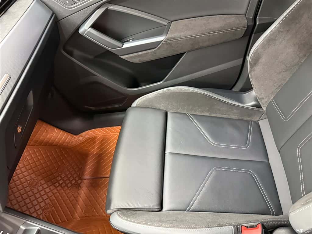 Audi Q3, 2023 13