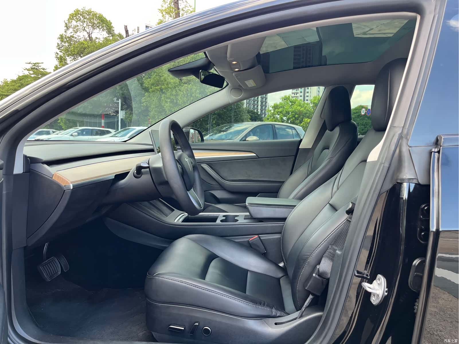 Tesla Model 3, 2023 4