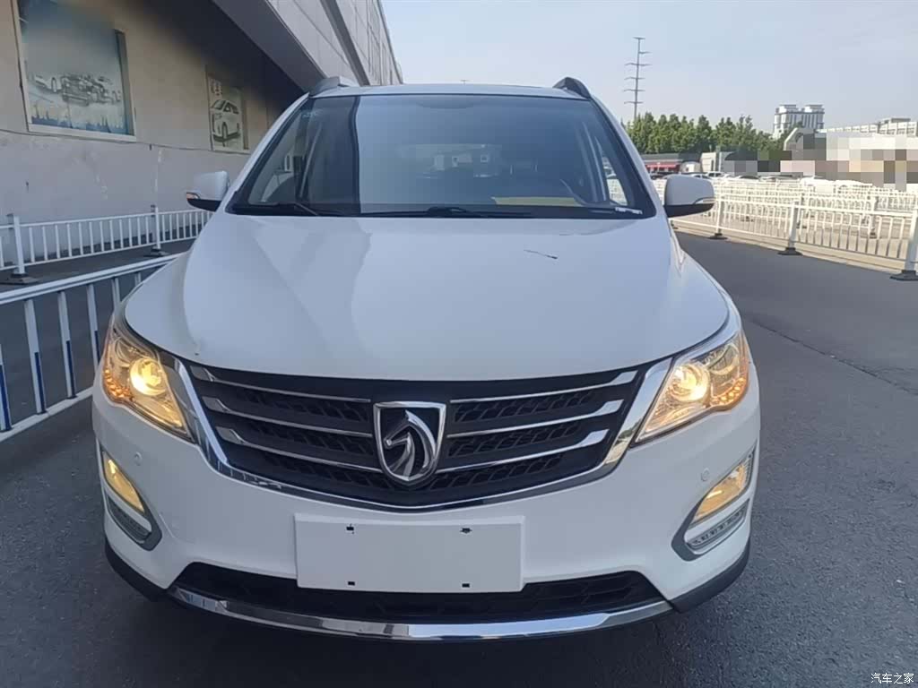Wuling 560, 2017 3