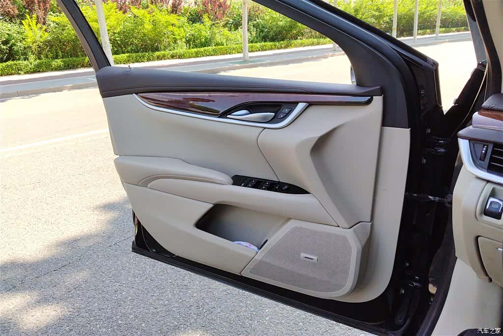 Cadillac XTS, 2016 7