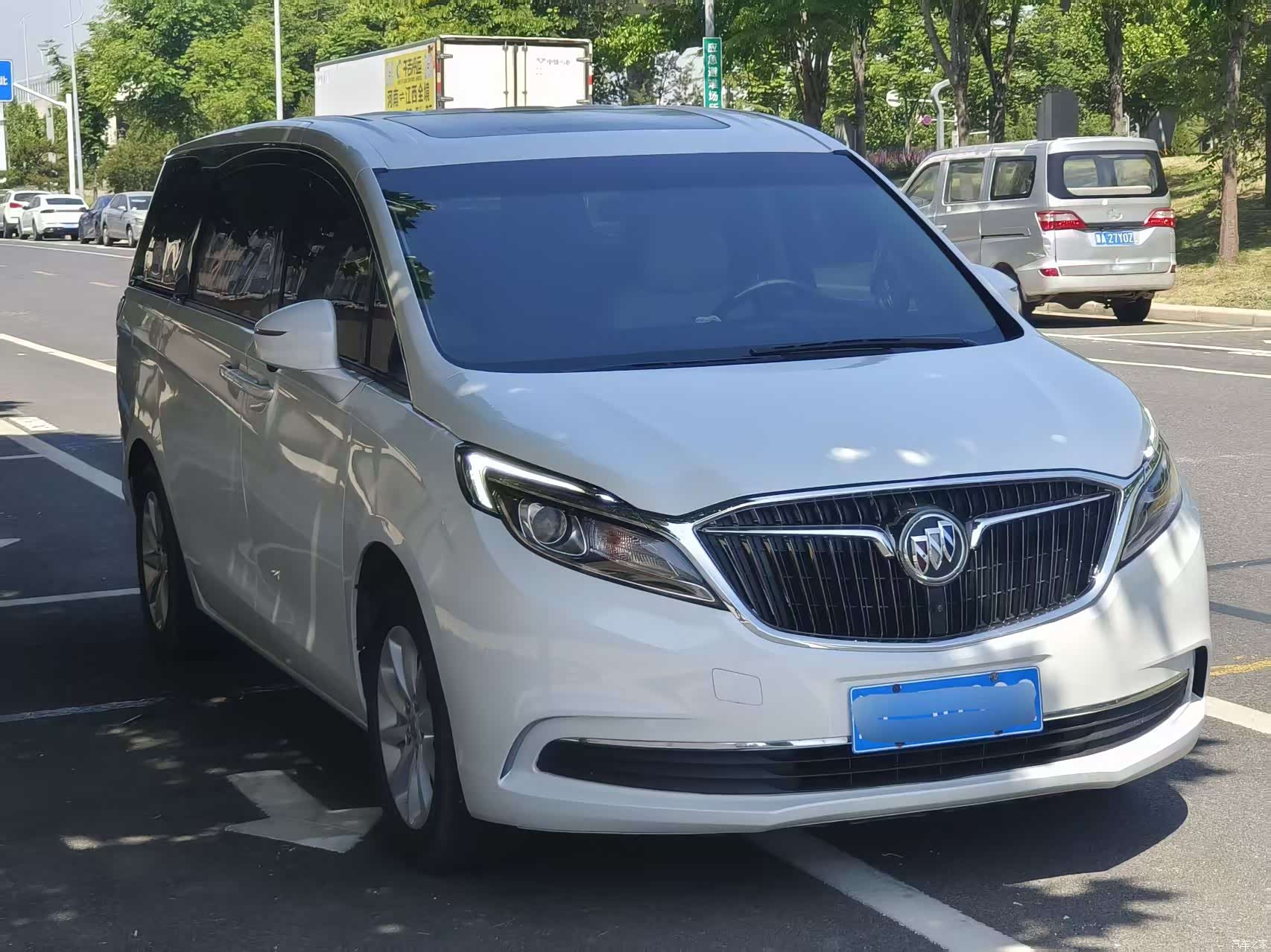 Buick GL8, 2019 2