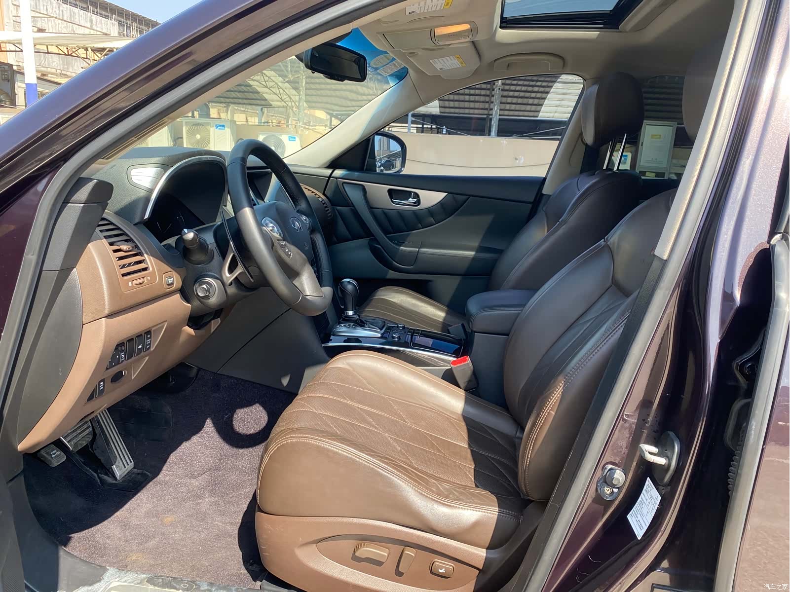 Infiniti QX70, 2014 9