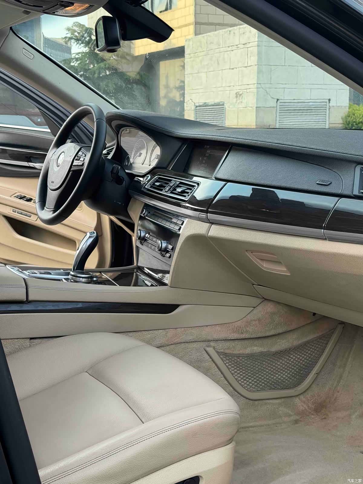 BMW 7 Series, 2011 16