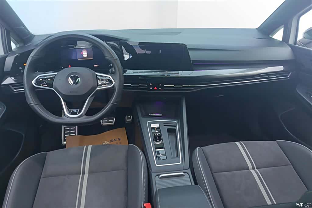 Volkswagen Golf, 2024 12
