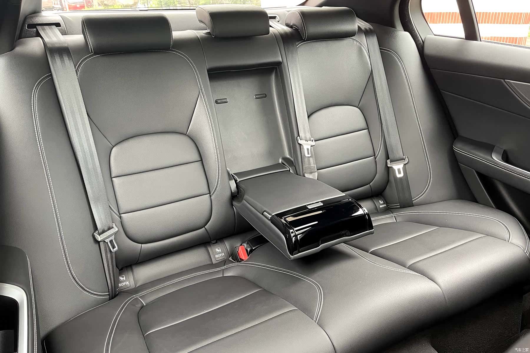 Land Rover XEL, 2023 16