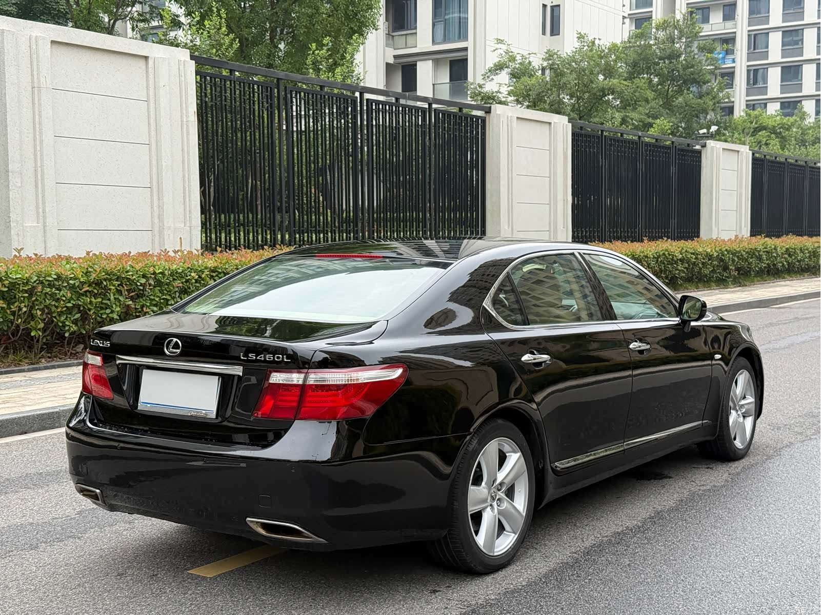 Lexus LS, 2009 4