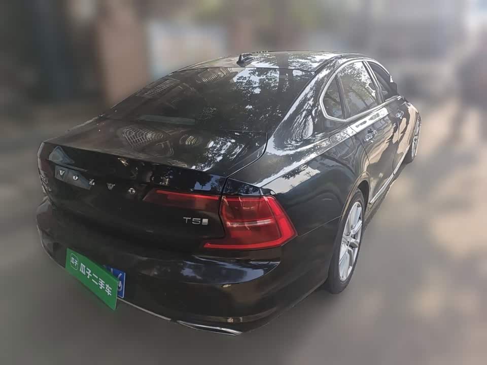 Volvo S90