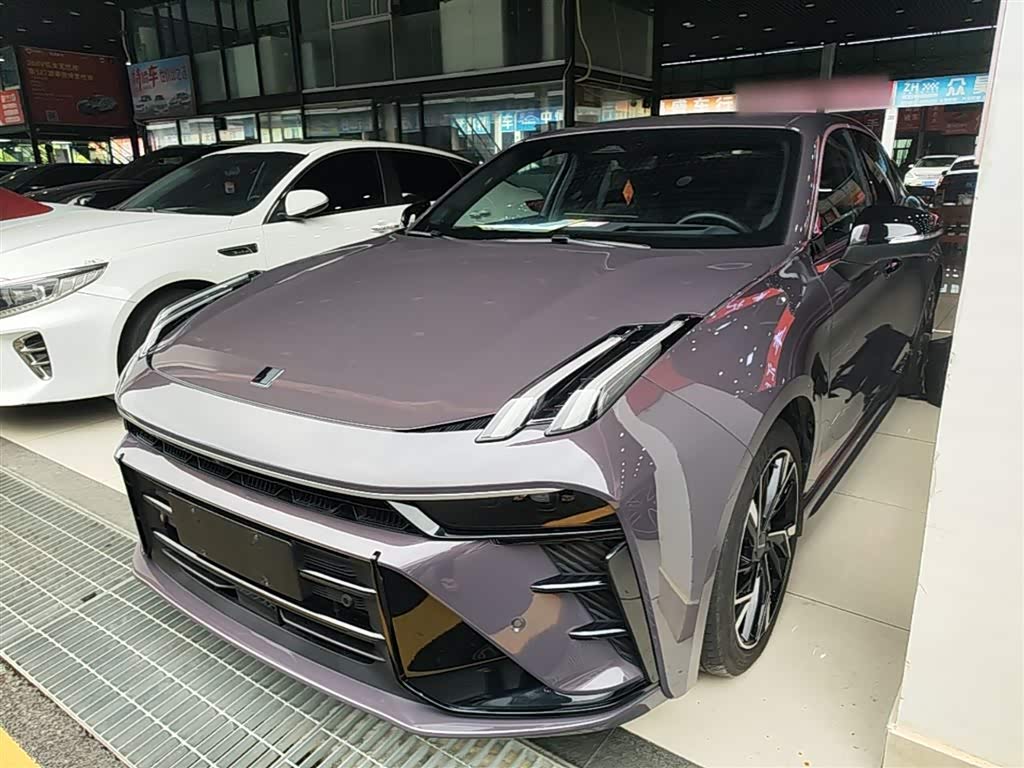 Lynk & Co 03
