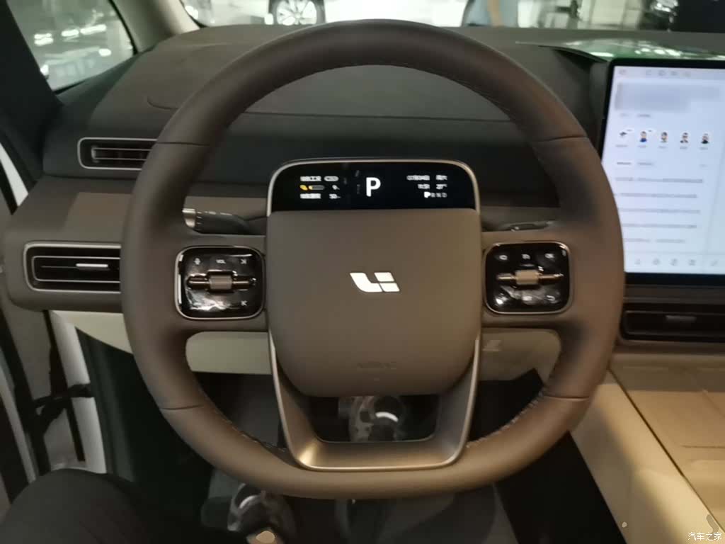 Li Auto MEGA, 2025 11
