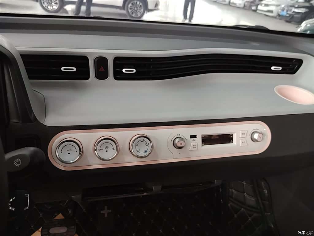 Wuling MINIEV, 2021 13