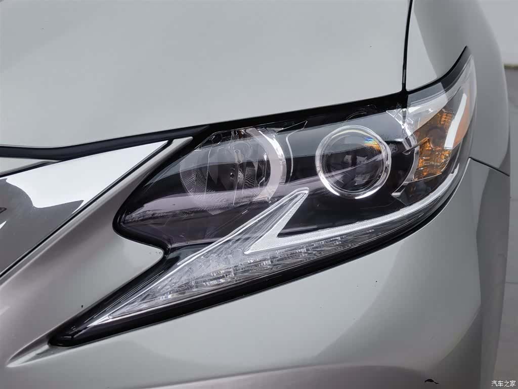 Lexus ES, 2016 7