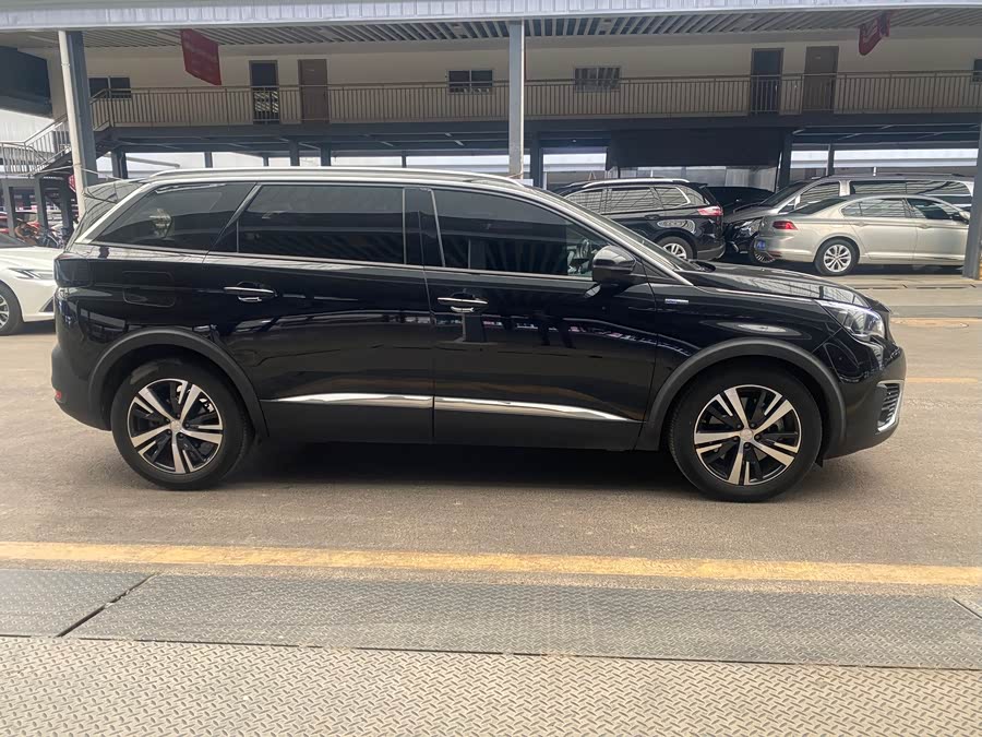 Peugeot 5008 2018, фото 4