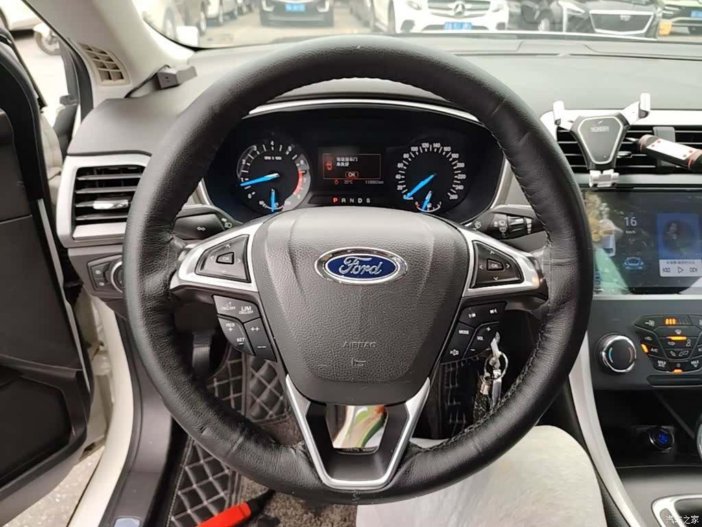 Ford Mondeo, 2016 11
