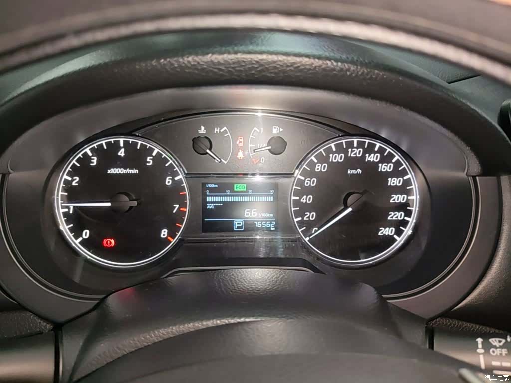 Nissan Tiida, 2016 12