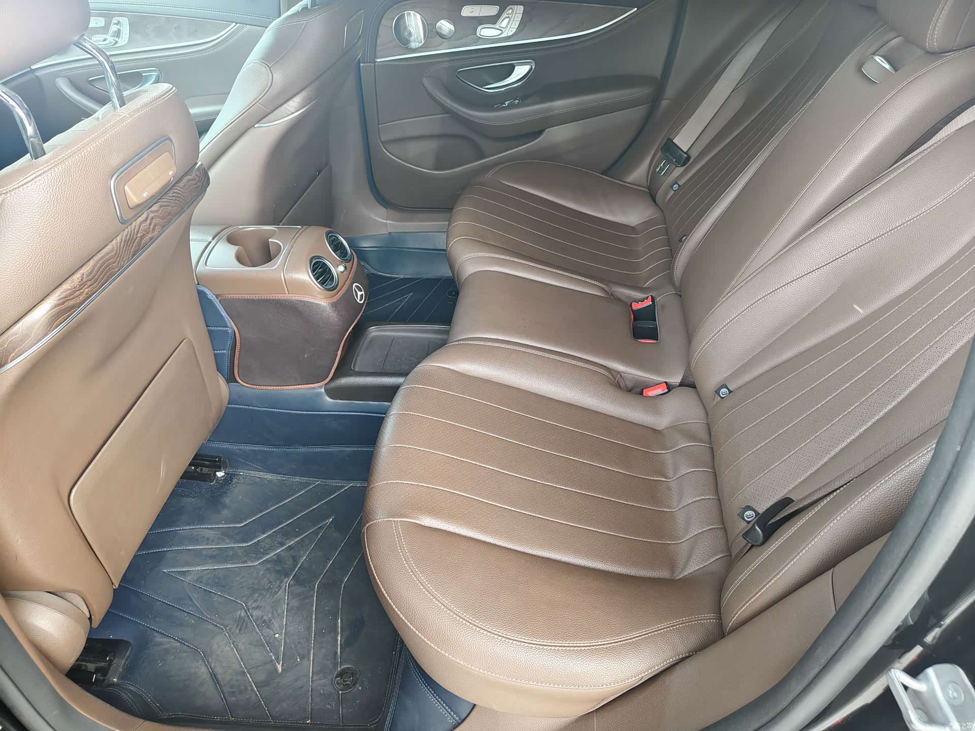 Mercedes-Benz E-Class, 2019 8