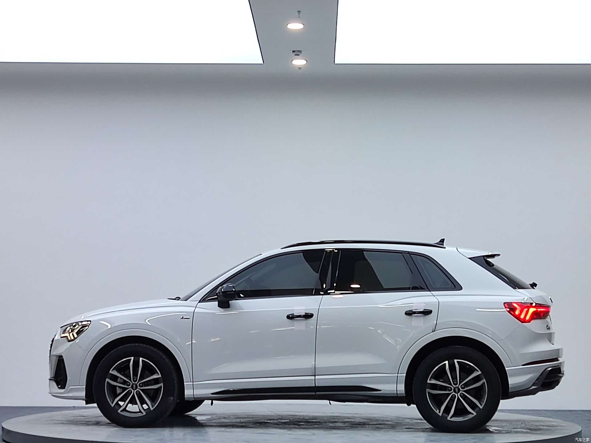 Audi Q3, 2021 все фото