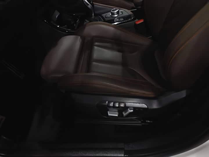 BMW X2 2021 sDrive25i feng mang ban