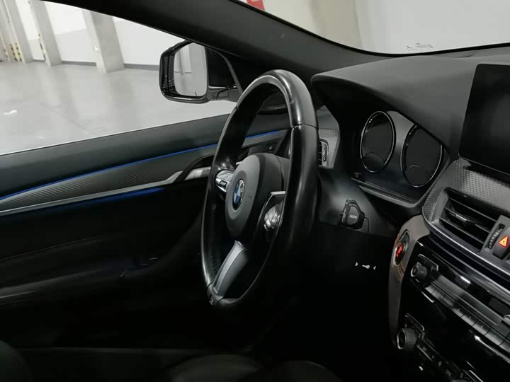 BMW X2 2021 sDrive25i feng mang ban