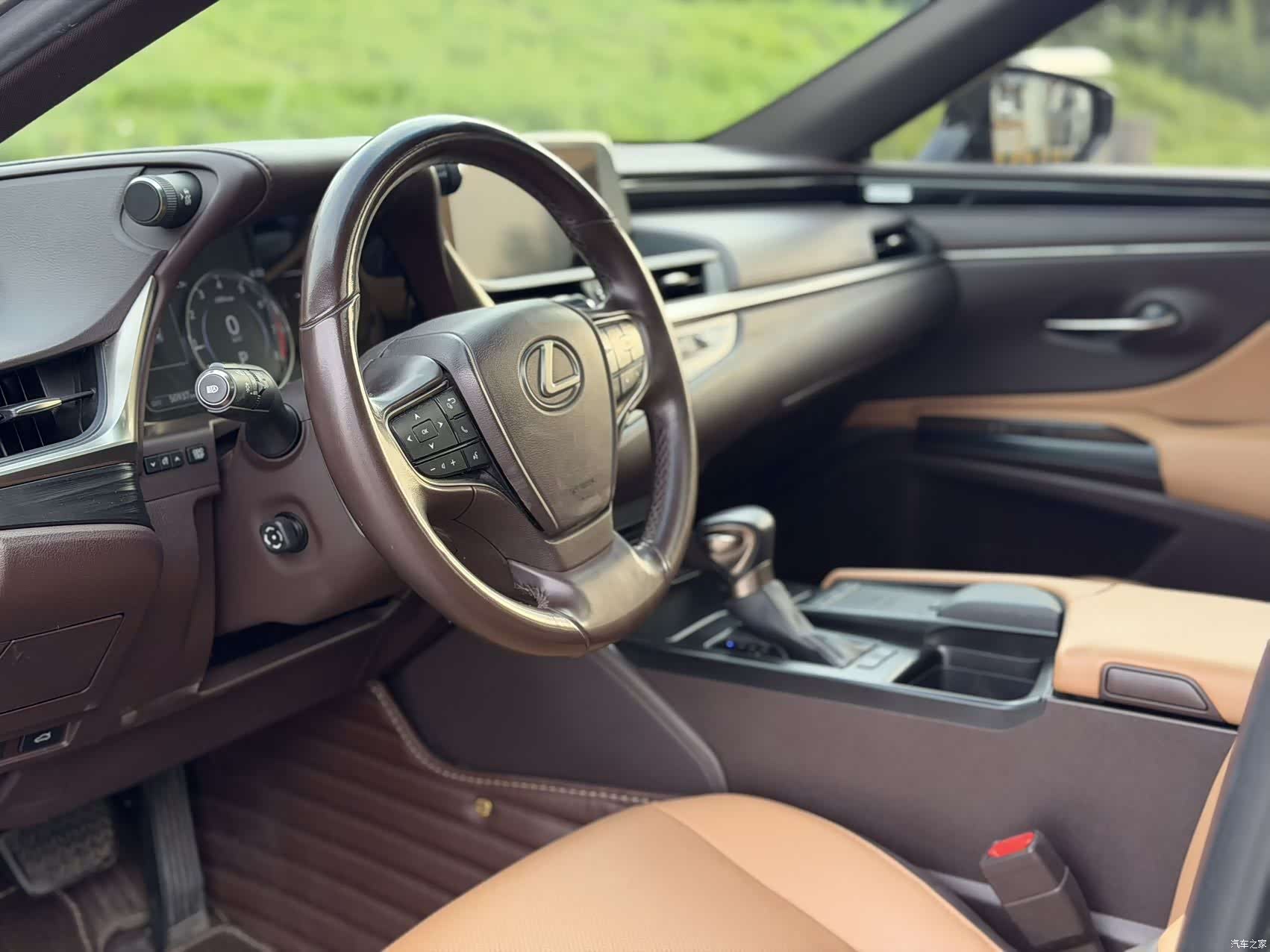 Lexus ES, 2020 12