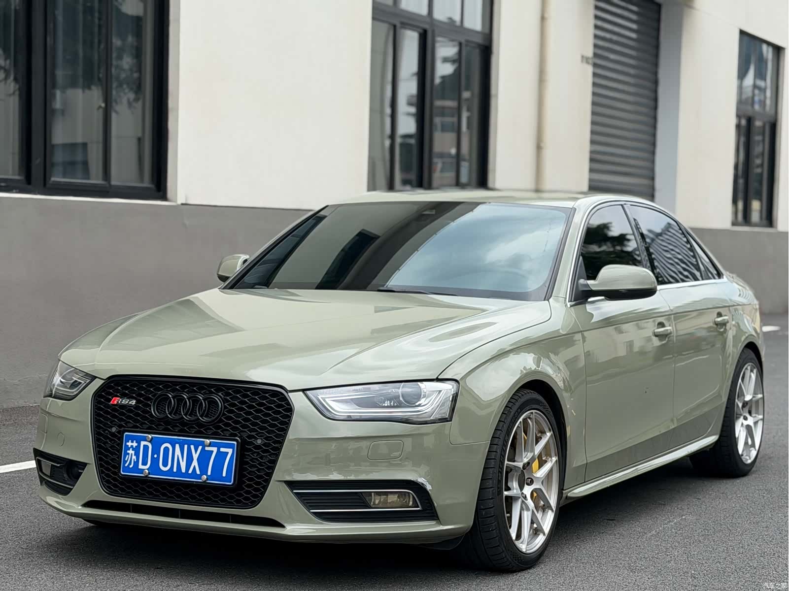 Audi A4L, 2014 1