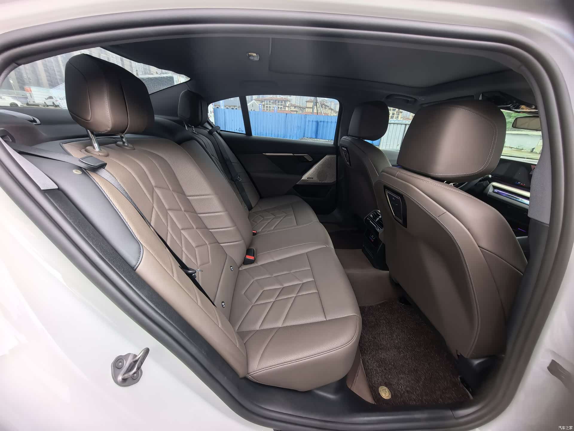 BMW 5 Series, 2024 11