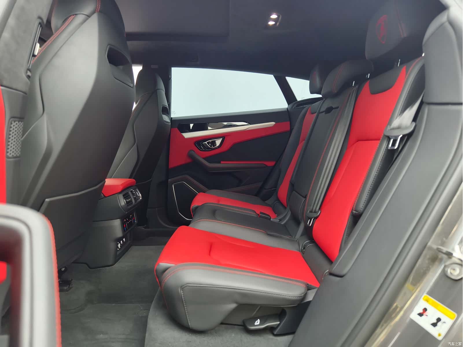 Lamborghini Urus, 2021 8
