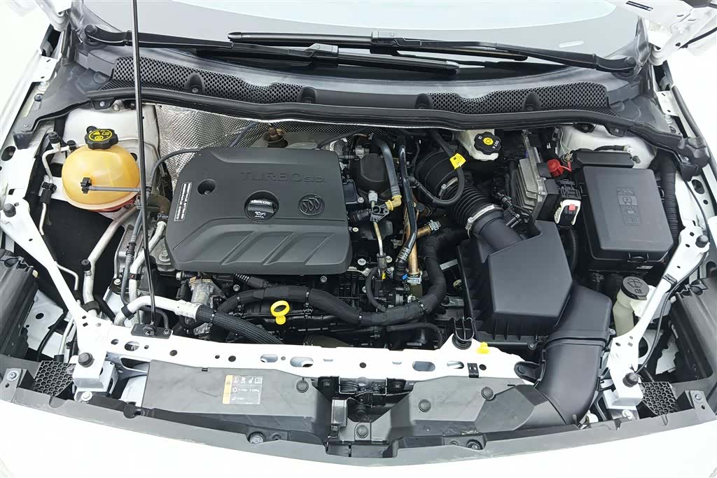 Buick Verano, 2023 10