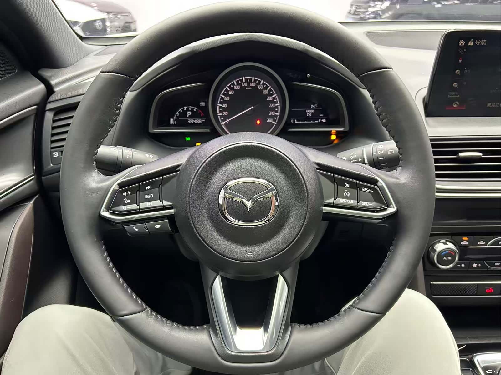 Mazda CX-4, 2023 13