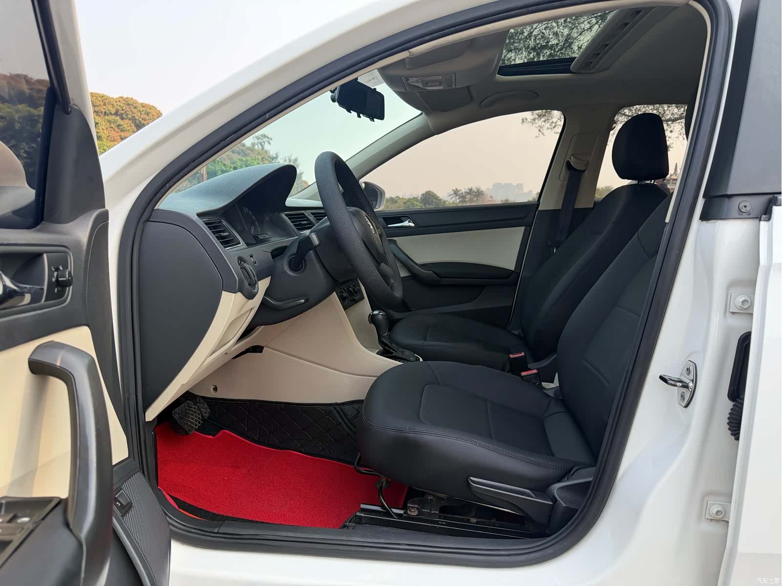 Skoda Rapid, 2013 4