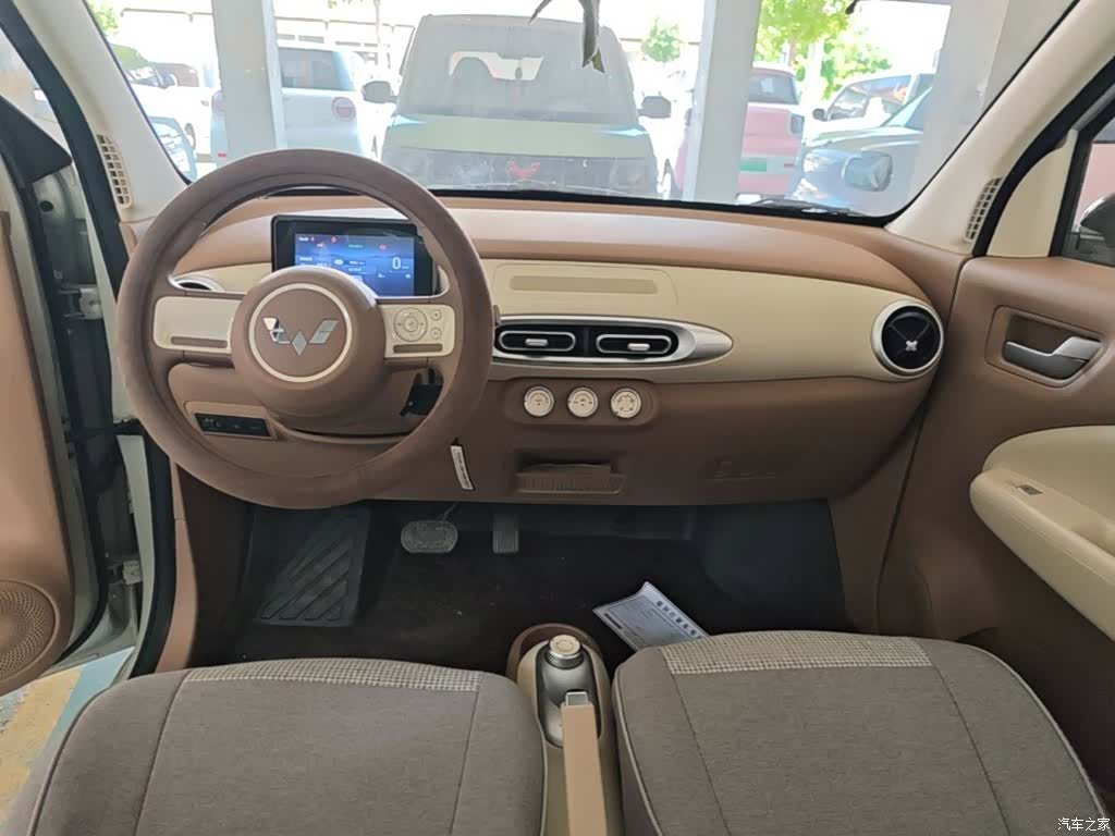 Wuling MINIEV, 2025 10