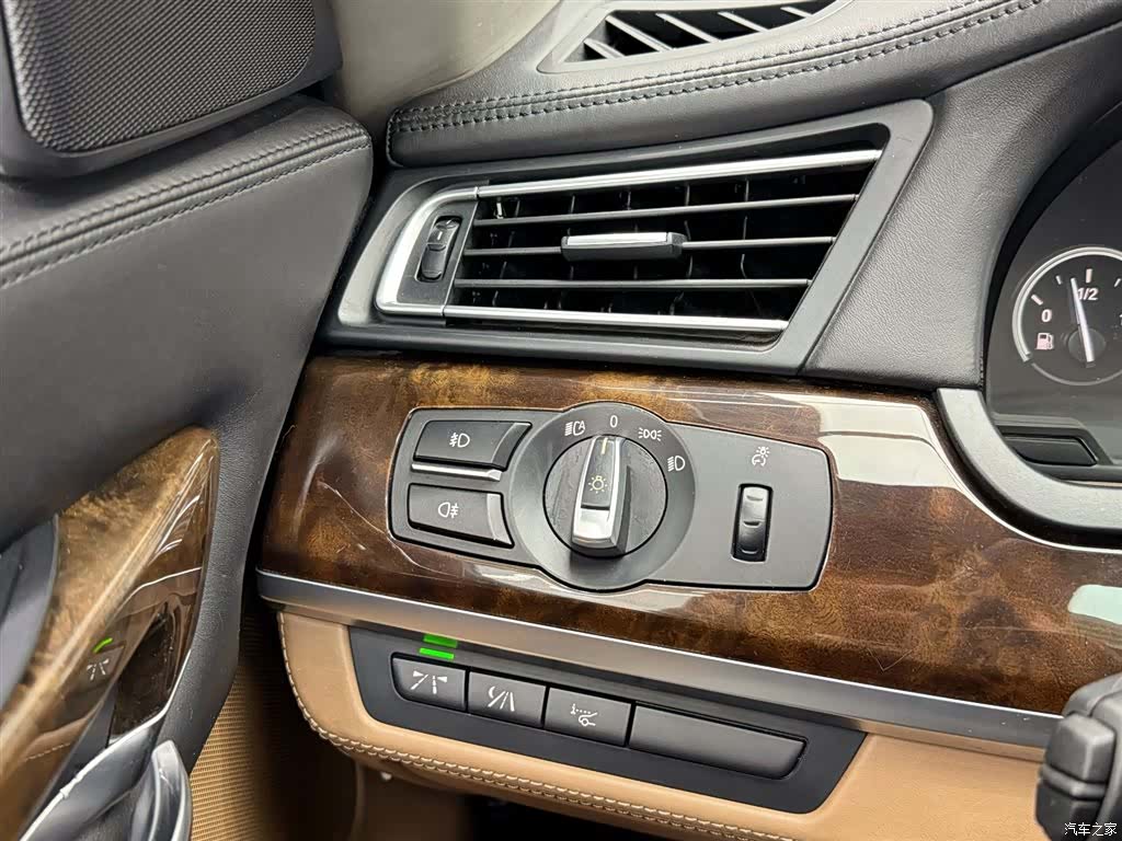 BMW 7 Series, 2012 20