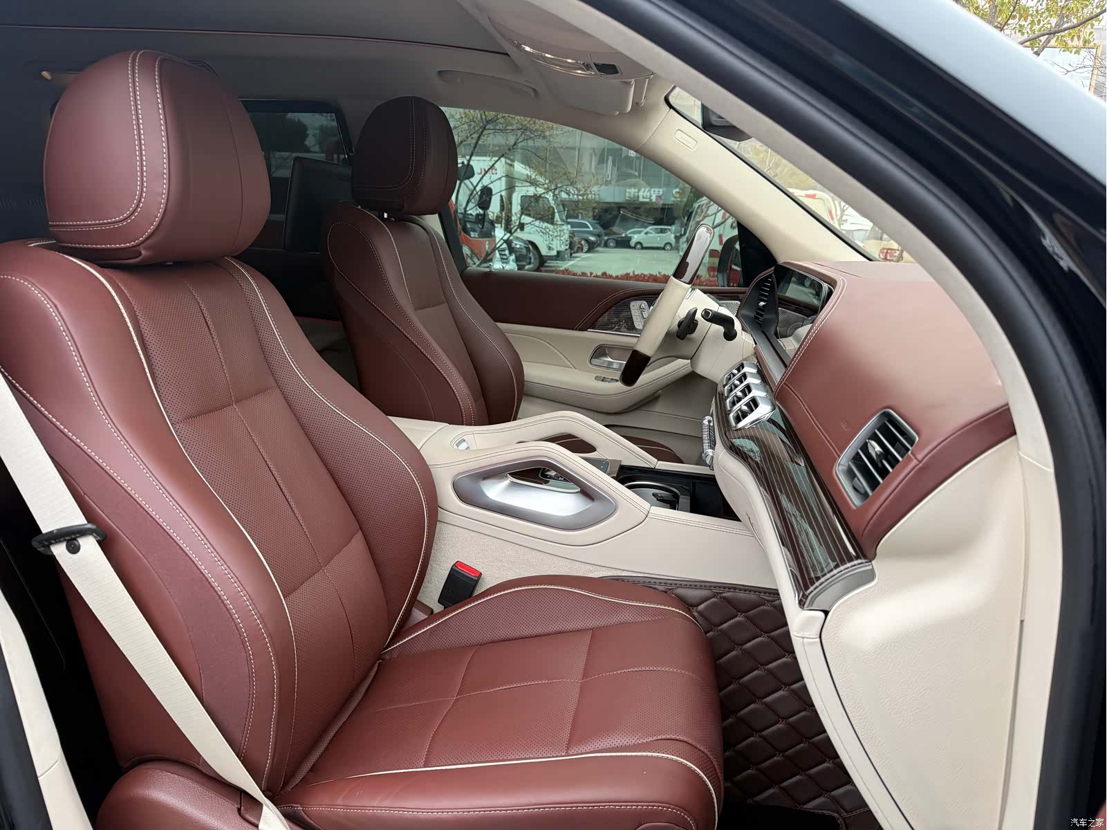 Maybach GLS, 2023 7
