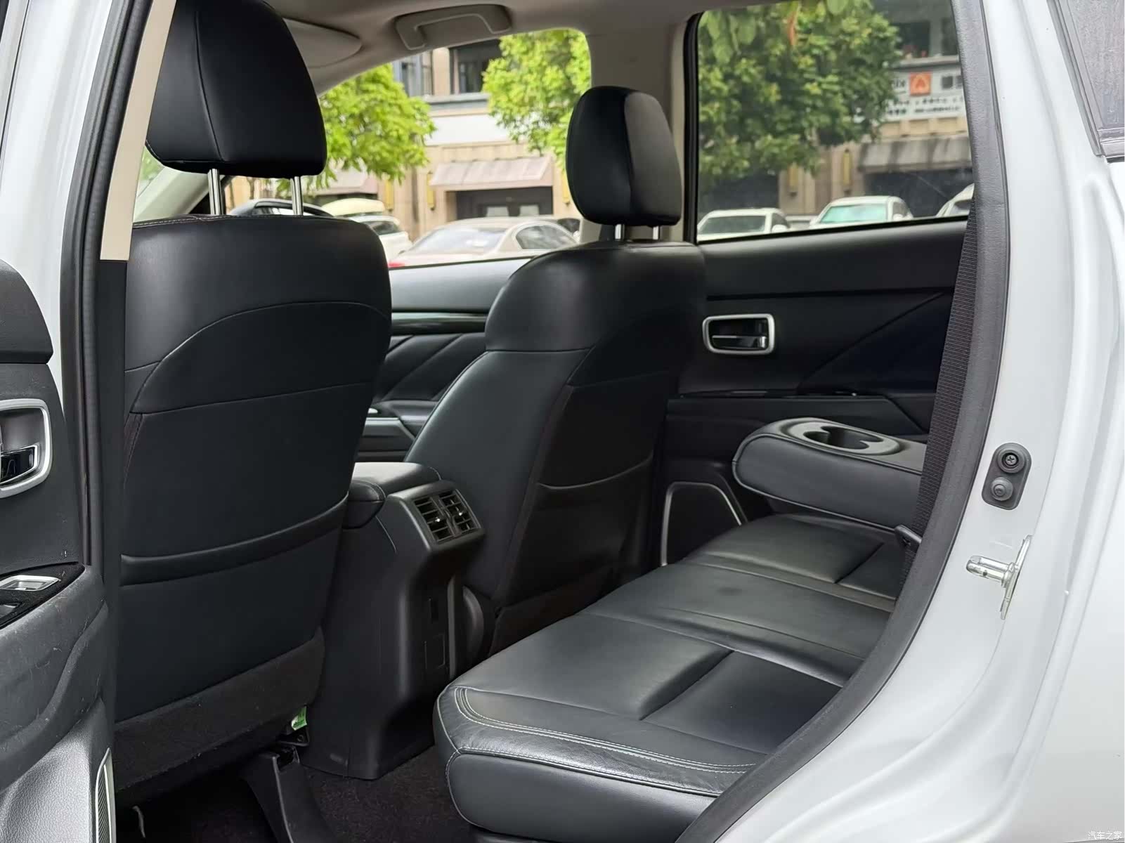 Mitsubishi Outlander, 2019 6