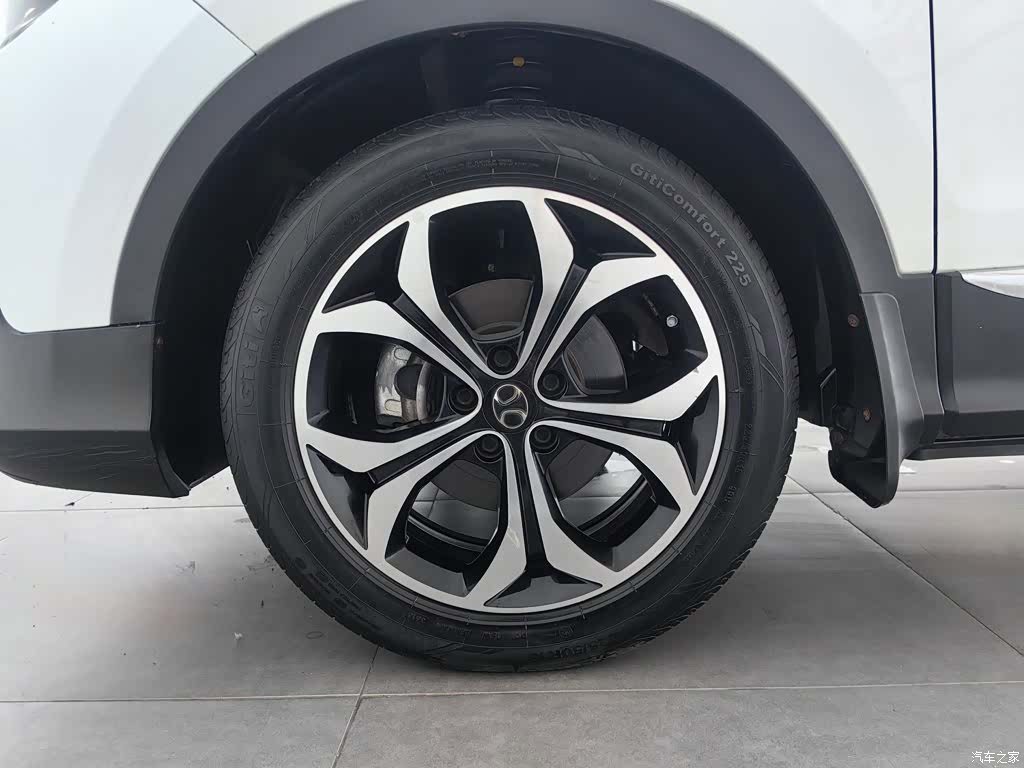 BAIC V, 2019 17