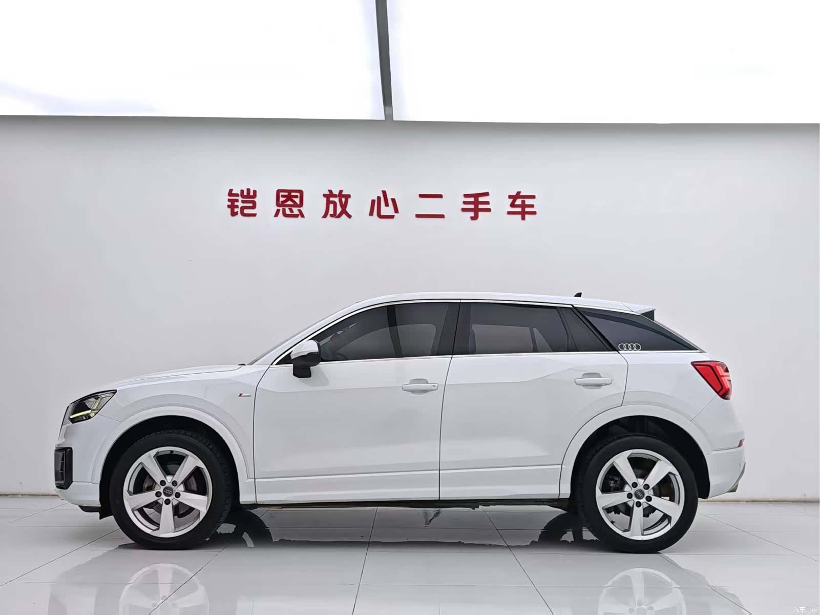 Audi Q2L, 2019 4