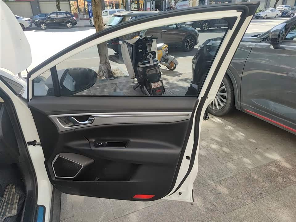 Geely Emgrand GS