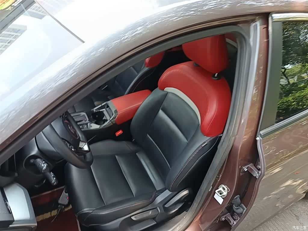 MG MG5, 2021 15