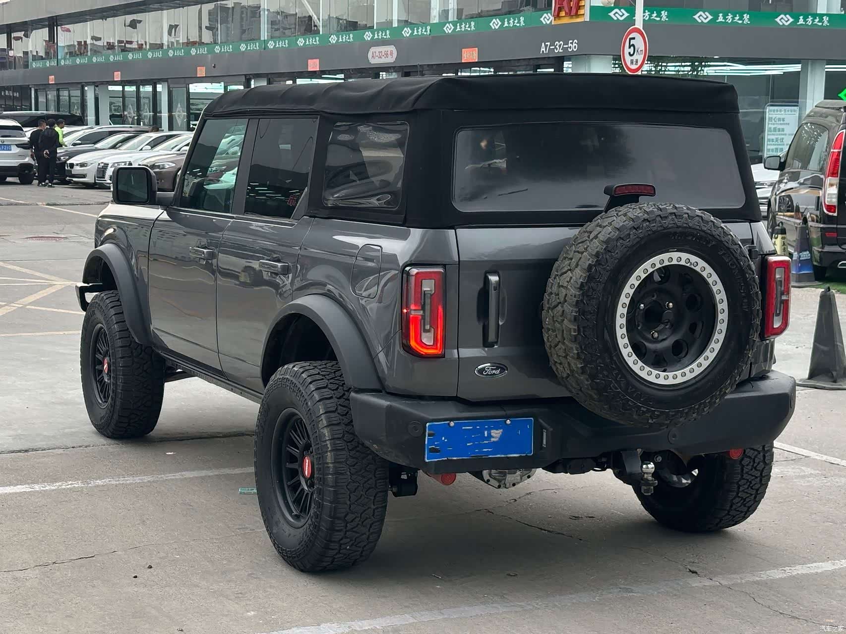 Ford Bronco, 2023 11