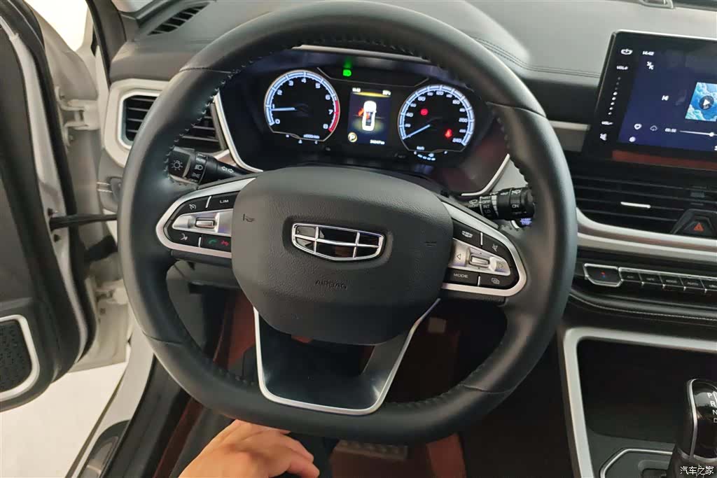 Geely X6, 2021 15