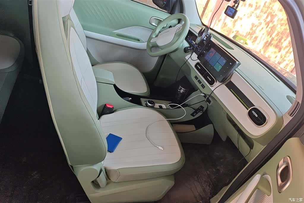 Geely Panda, 2025 8