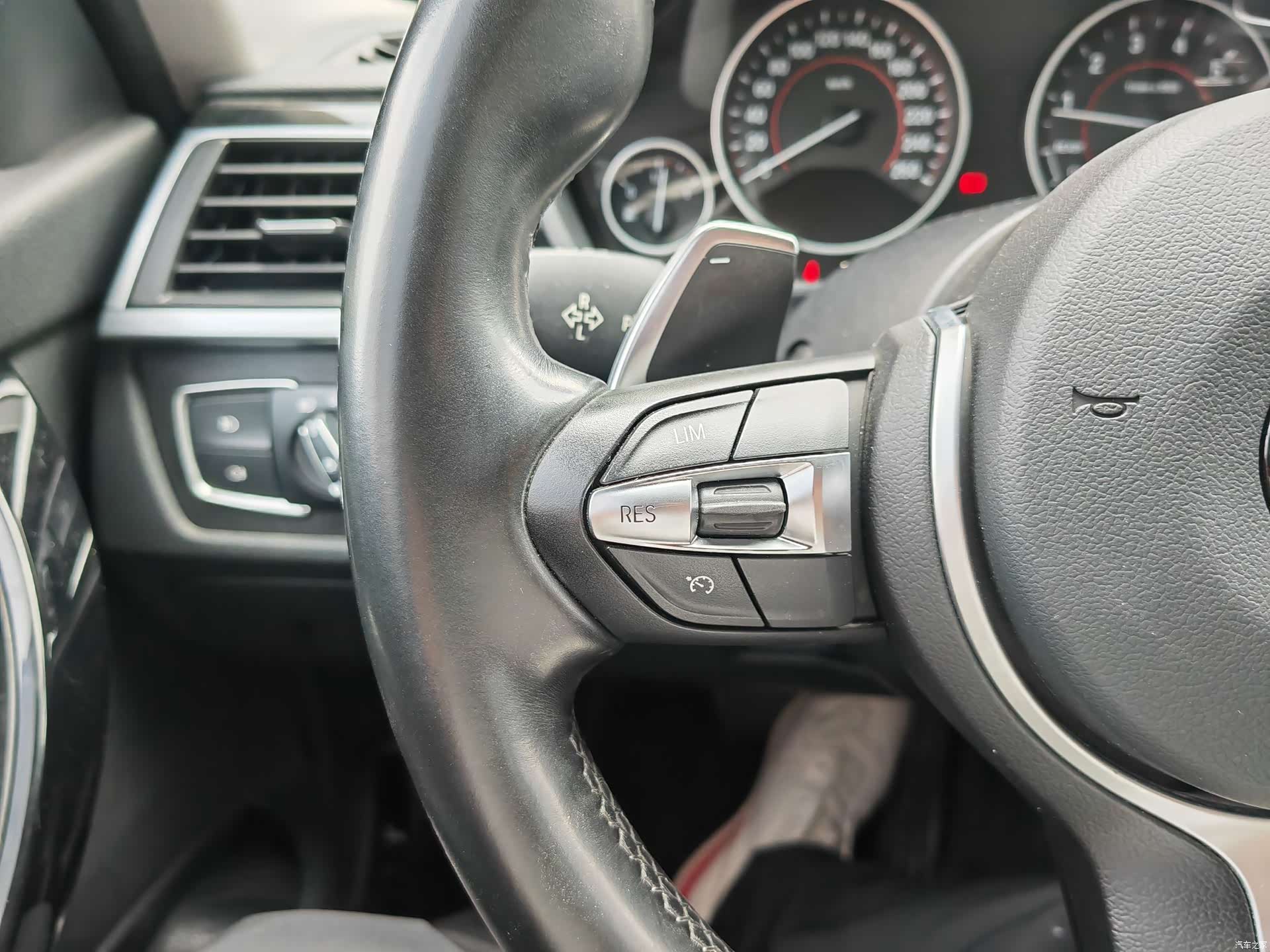 BMW 3 Series, 2017 все фото