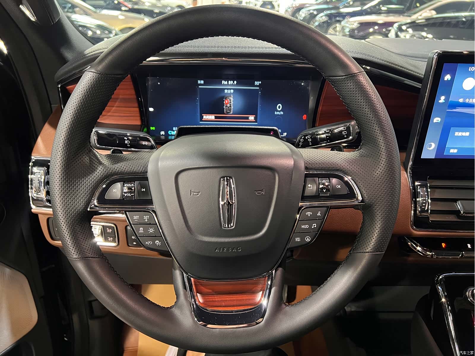 Lincoln Navigator, 2024 12