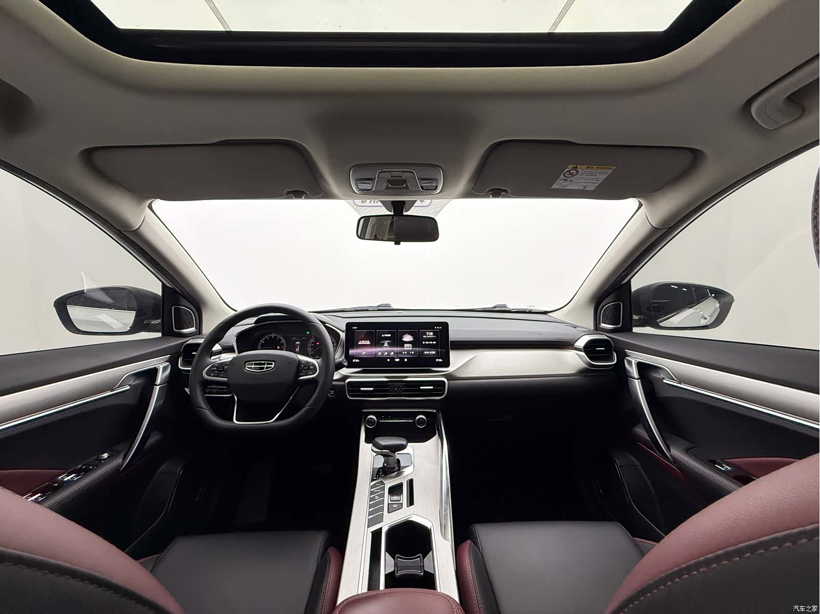 Geely Coolray, 2021 11