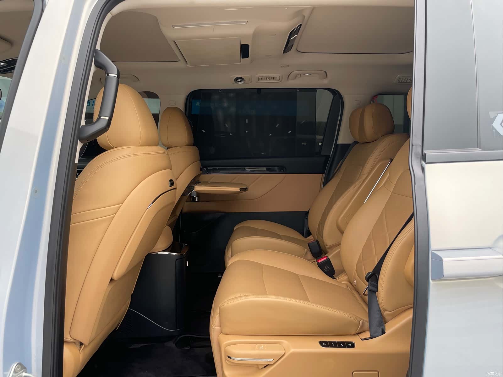 Trumpchi E8, 2024 9