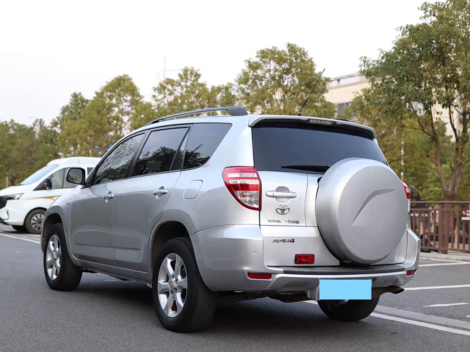 Toyota RAV4 Rongfang