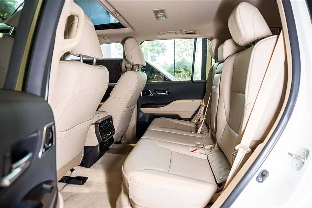 Toyota Land Cruiser, 2024 11