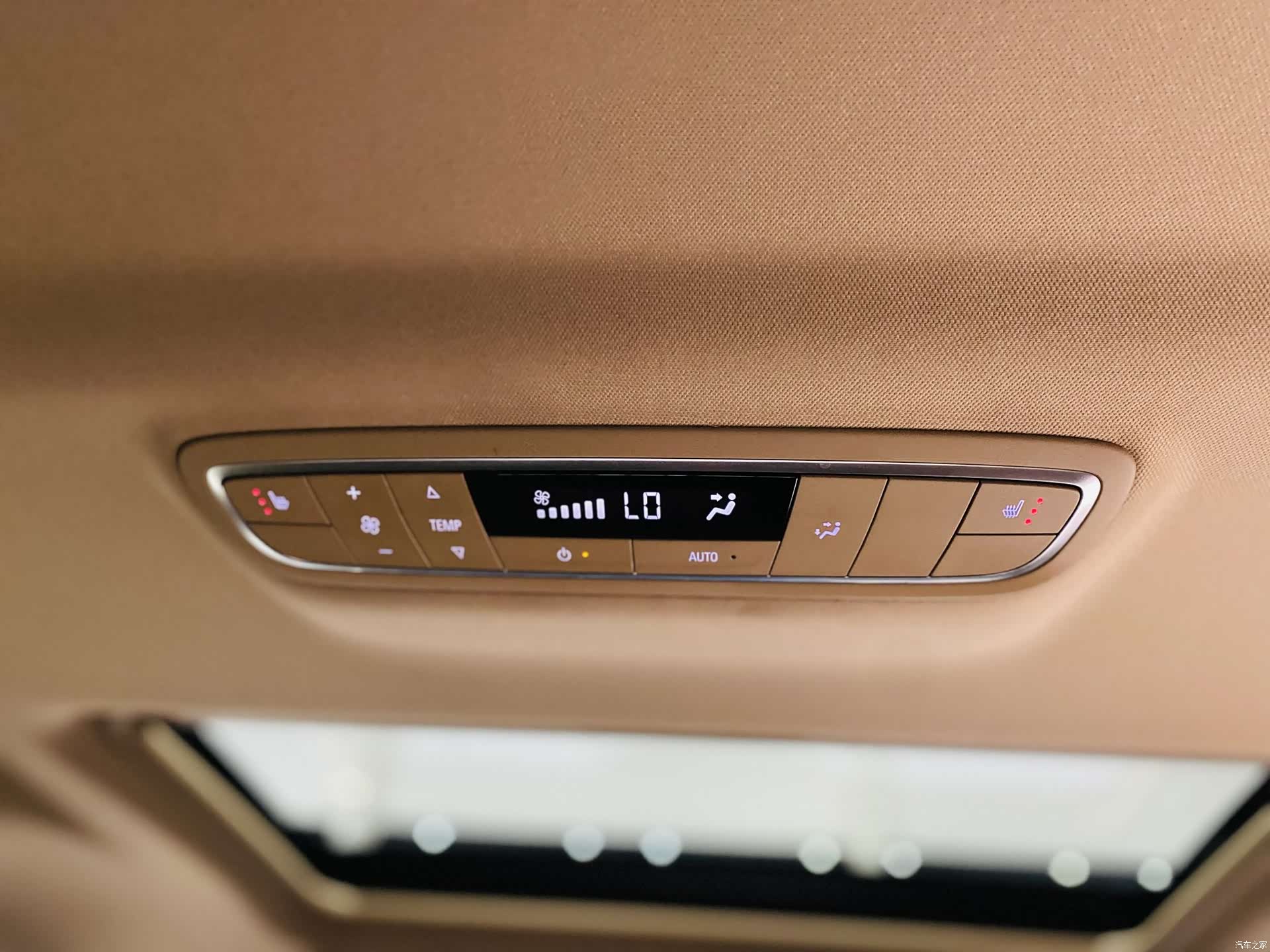 Buick GL8, 2021 11